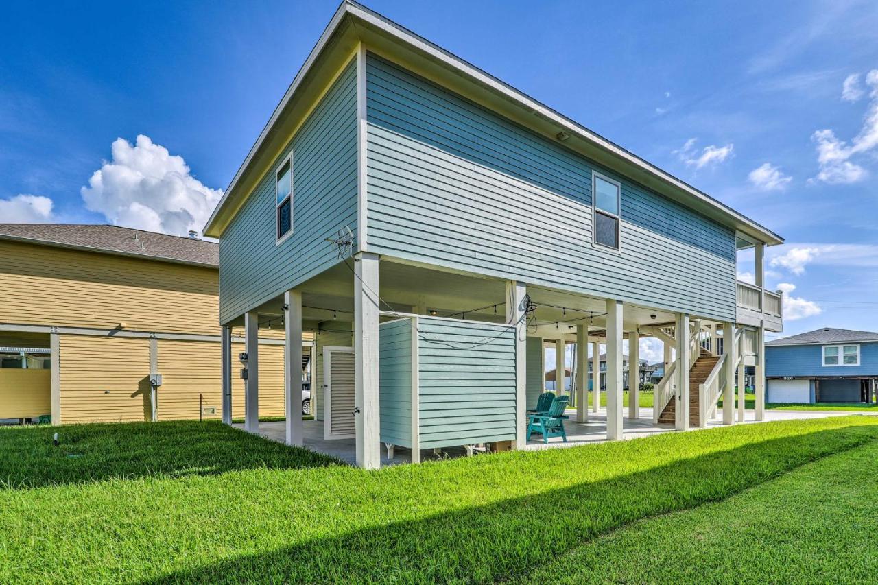 Crystal Beach Family Retreat Walk To The Shore! Exterior photo