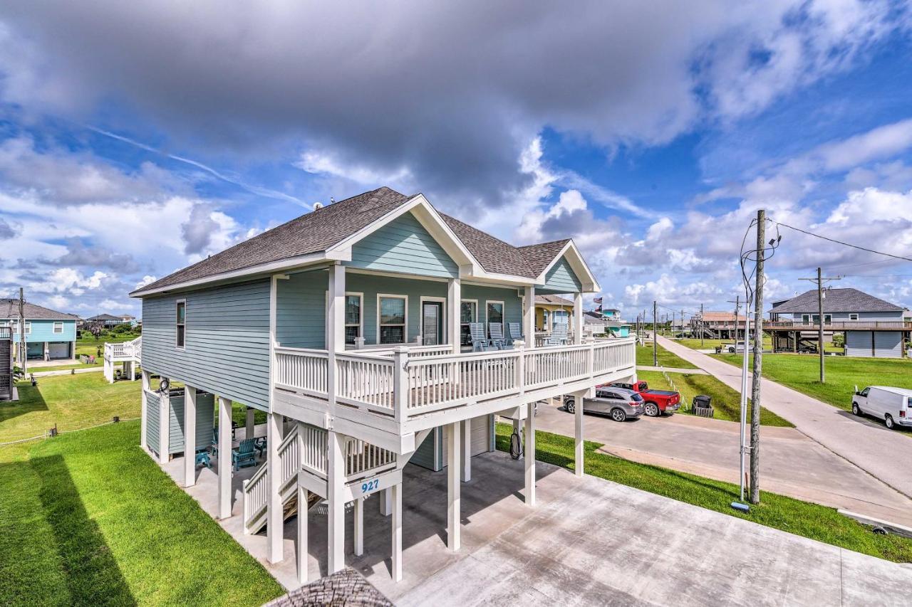 Crystal Beach Family Retreat Walk To The Shore! Exterior photo